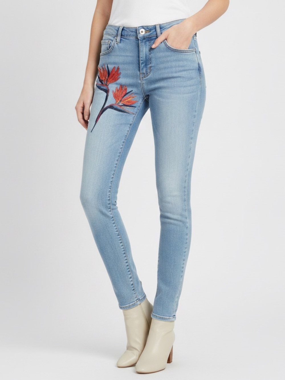 MNML Women's Embroidered Bird of Paradise Light Wash Skinny Jeans Size 29